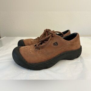 Keen Presidio Oxford Brown Floral Embossed Suede Nubuck Lace Up Shoes Wms 6.5US